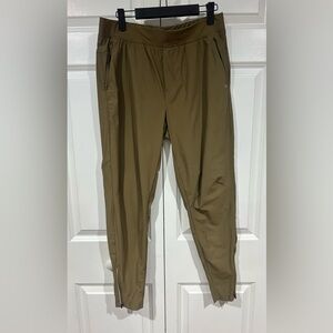 Kenneth Cole Olive Green 4-Way Stretch Lightweight Jogger Pants Women’s Medium